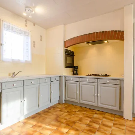 Feriehus Fontaine-les-gres, 4 Pieces, 7 Personnes - Fr-1-543-4 *