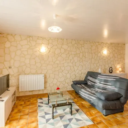 Feriehus Fontaine-les-gres, 4 Pieces, 7 Personnes - Fr-1-543-4 *